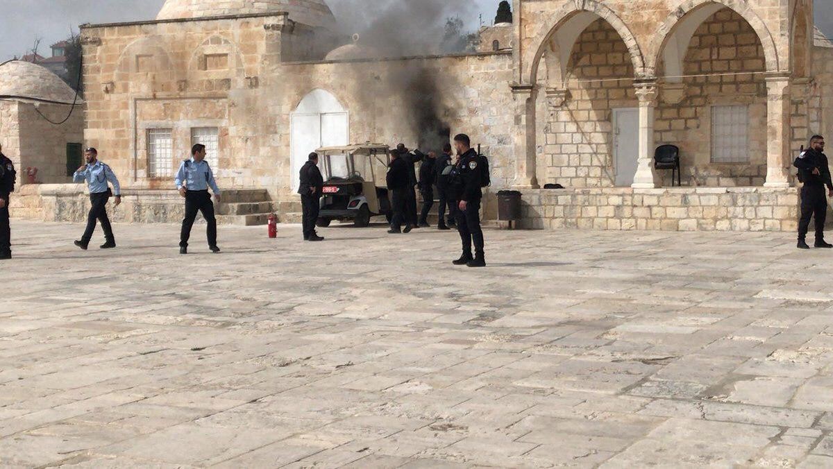 מחבל השליך בקבוק תבערה לנקודת המשטרה בהר הבית