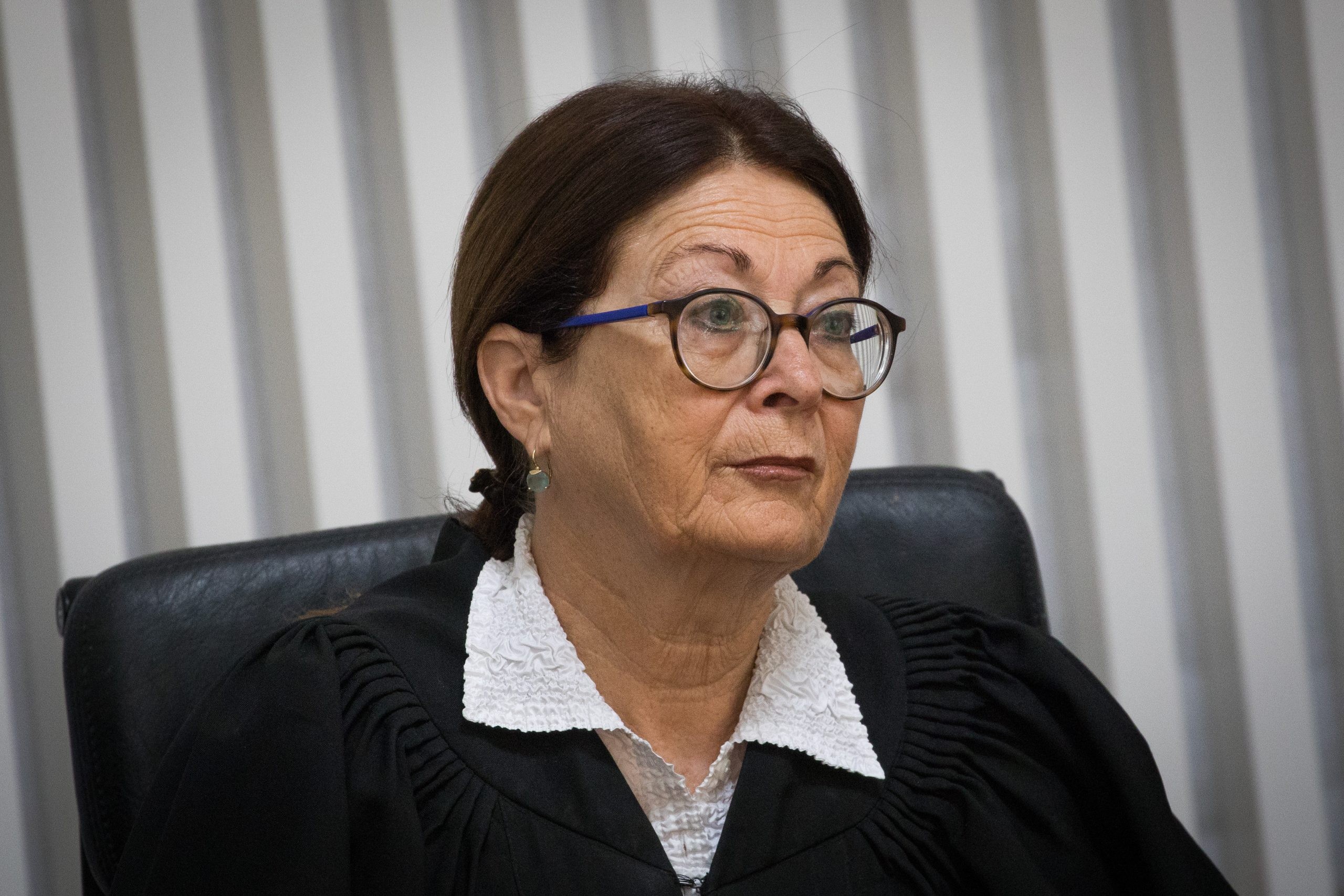 "המשפטנים הפכו ליודעי כל": זה הג'וב החדש של אסתר חיות