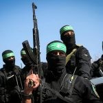 בכיר פלשתיני: צפויים להשתחרר יותר מ-3000 מחבלים בעסקה