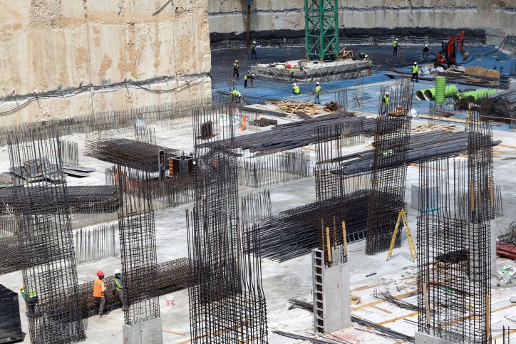 מכה: פועל נפל מגובה רב במעלה אדומים ונפצע באורח אנוש