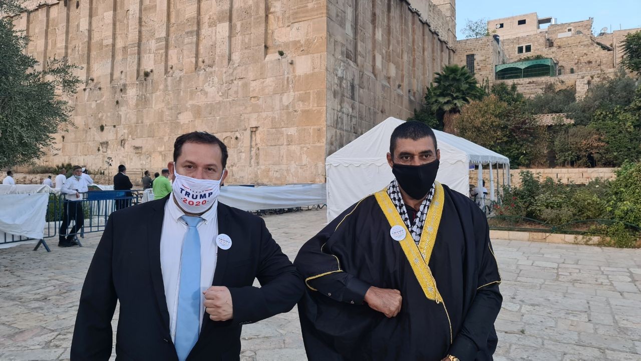 "למען החיים שלנו, הצביעו טראמפ": שיתוף הפעולה שיפתיע אתכם