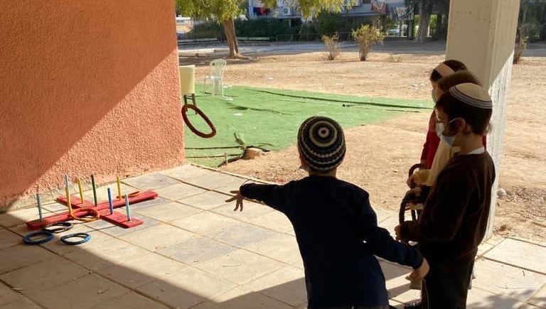 עוזרים בחינם לילדי השכונות: 'מוזיאון לונדע בא לשכונה'