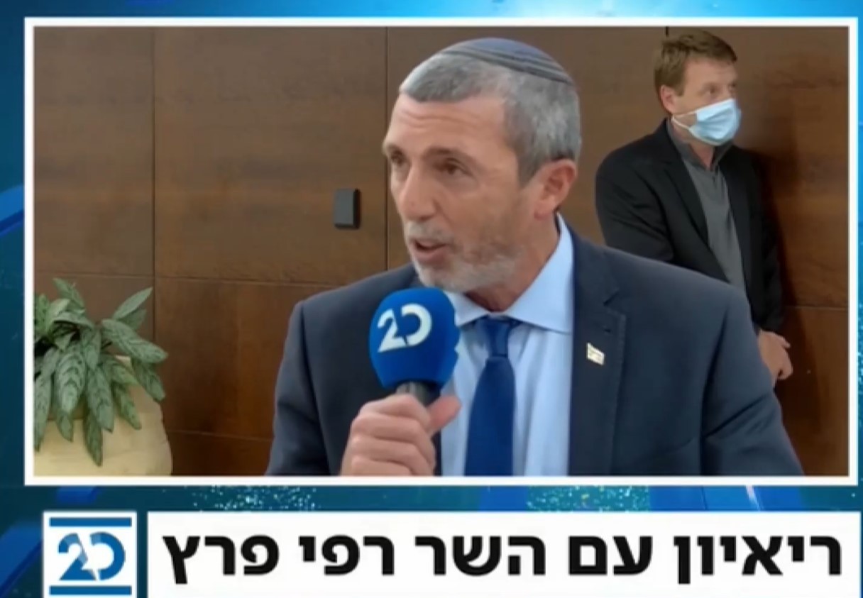 השר פרץ על הפרהוד וריצה מושתפת עם בנט