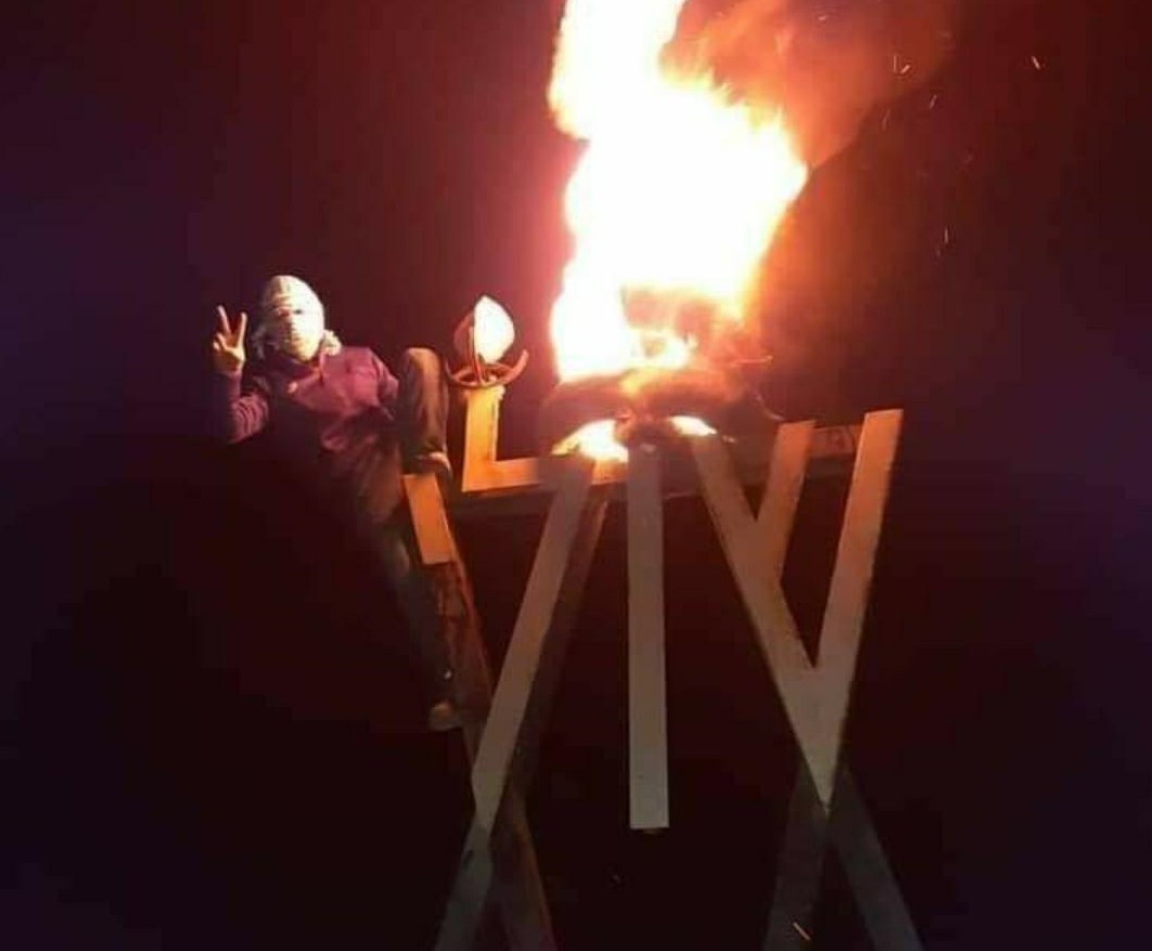 ערבים הציתו אנדרטה לזכר שולי הר-מלך שנרצח בפיגוע