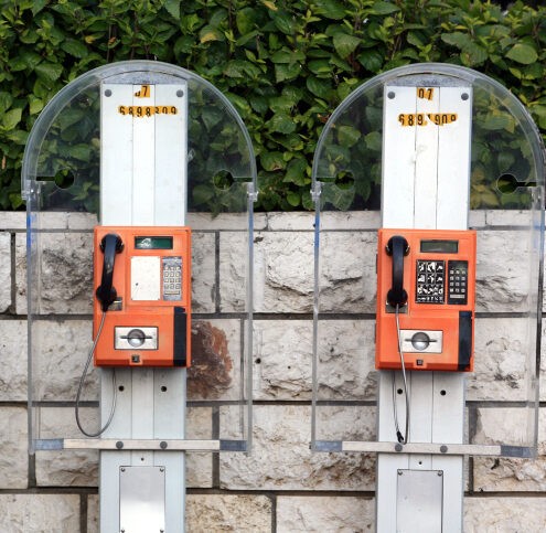 נפל האסימון: נפרדים מהטלפונים הציבוריים
