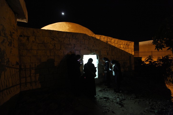 ח"כים וחבר פרלמנט צרפתי הלילה בקבר יוסף