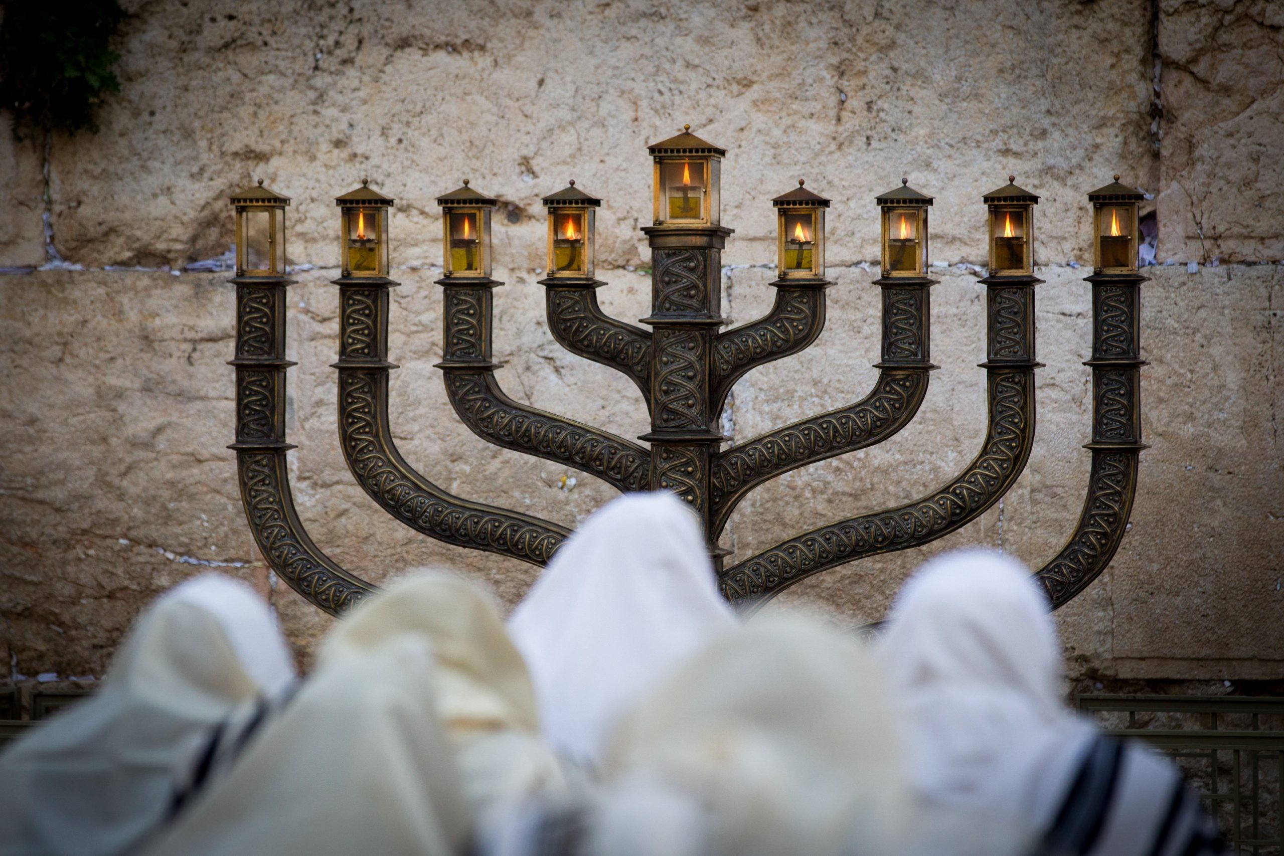 מה "זאת חנוכה"? 8 דברים שלא ידעתם על היום השמיני