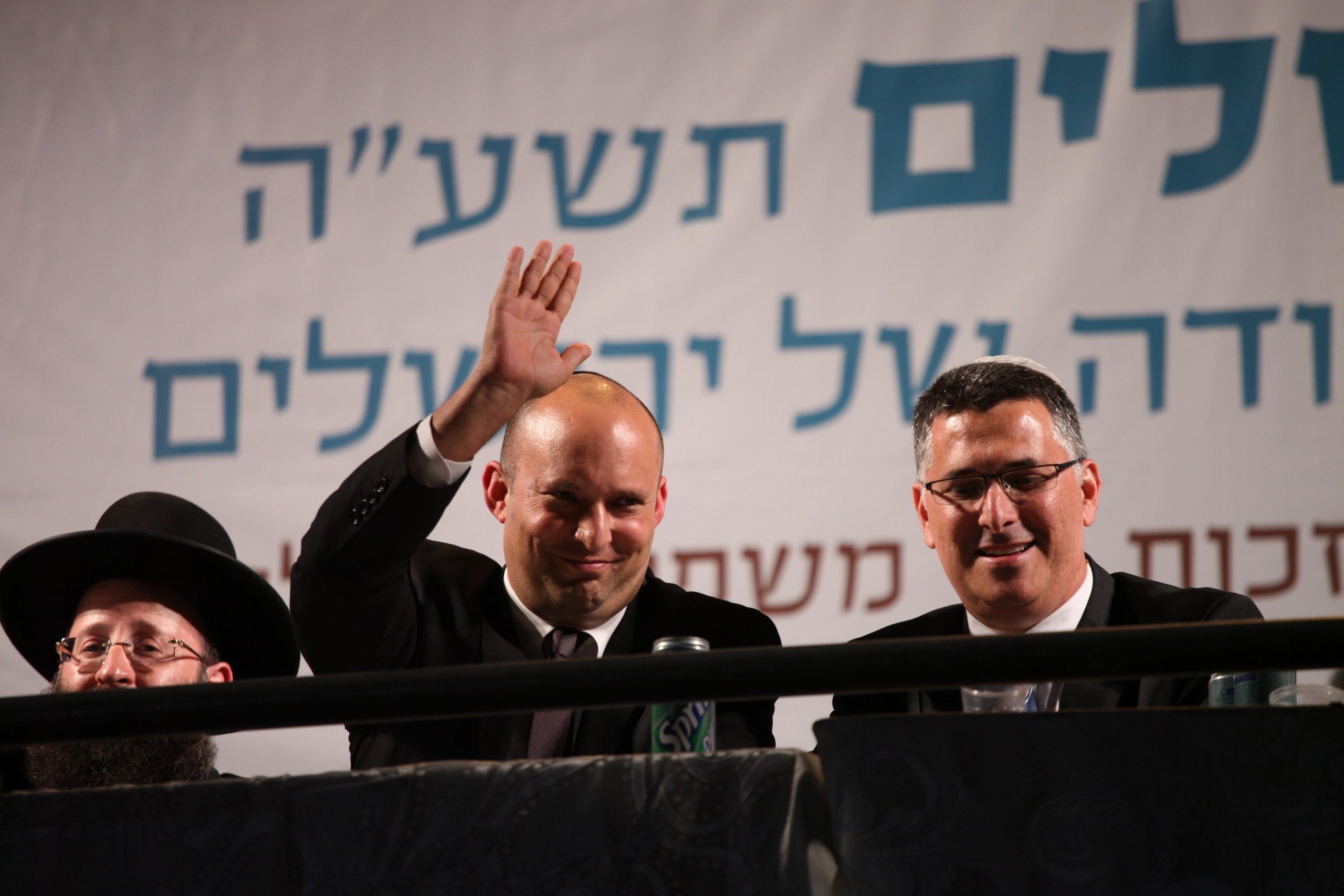 ראש לשכת השר סער: "חושב שבנט ילדותי ופזיז"