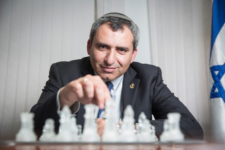 חקיין התקשר לאלקין, הציג עצמו כדרעי - וקיבל אמירות מעניינות | האזינו