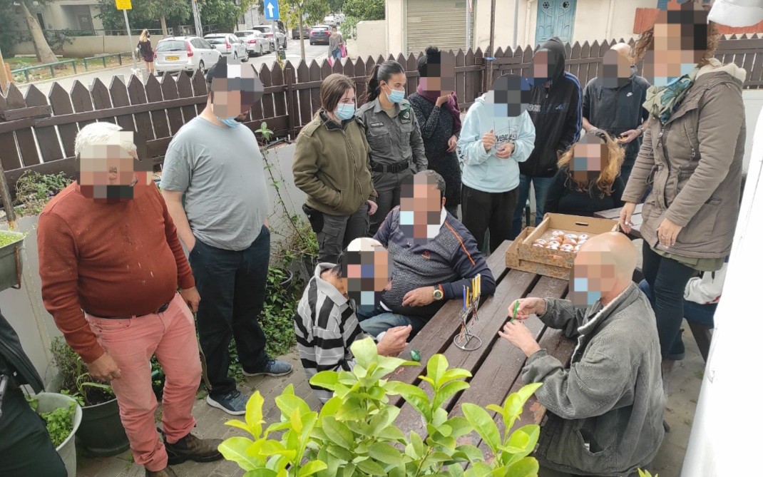 שוטרי תחנת שרת למען החברה: "שמחים לאמץ את ההוסטל"