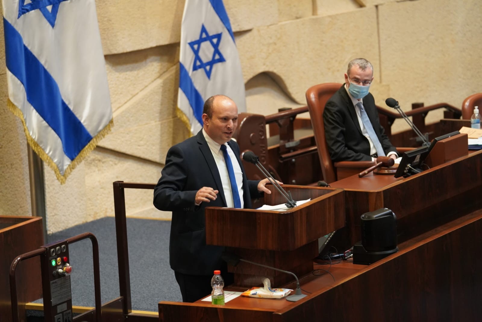 בנט תקף בכל החזיתות: לפיד ונתניהו עוסקים בהפצת שנאה