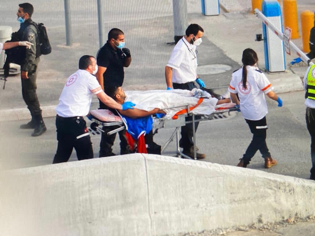לא עוצר ומתקדם אל עבר החיילים: רגע נטרול המחבל בצפון ירושלים
