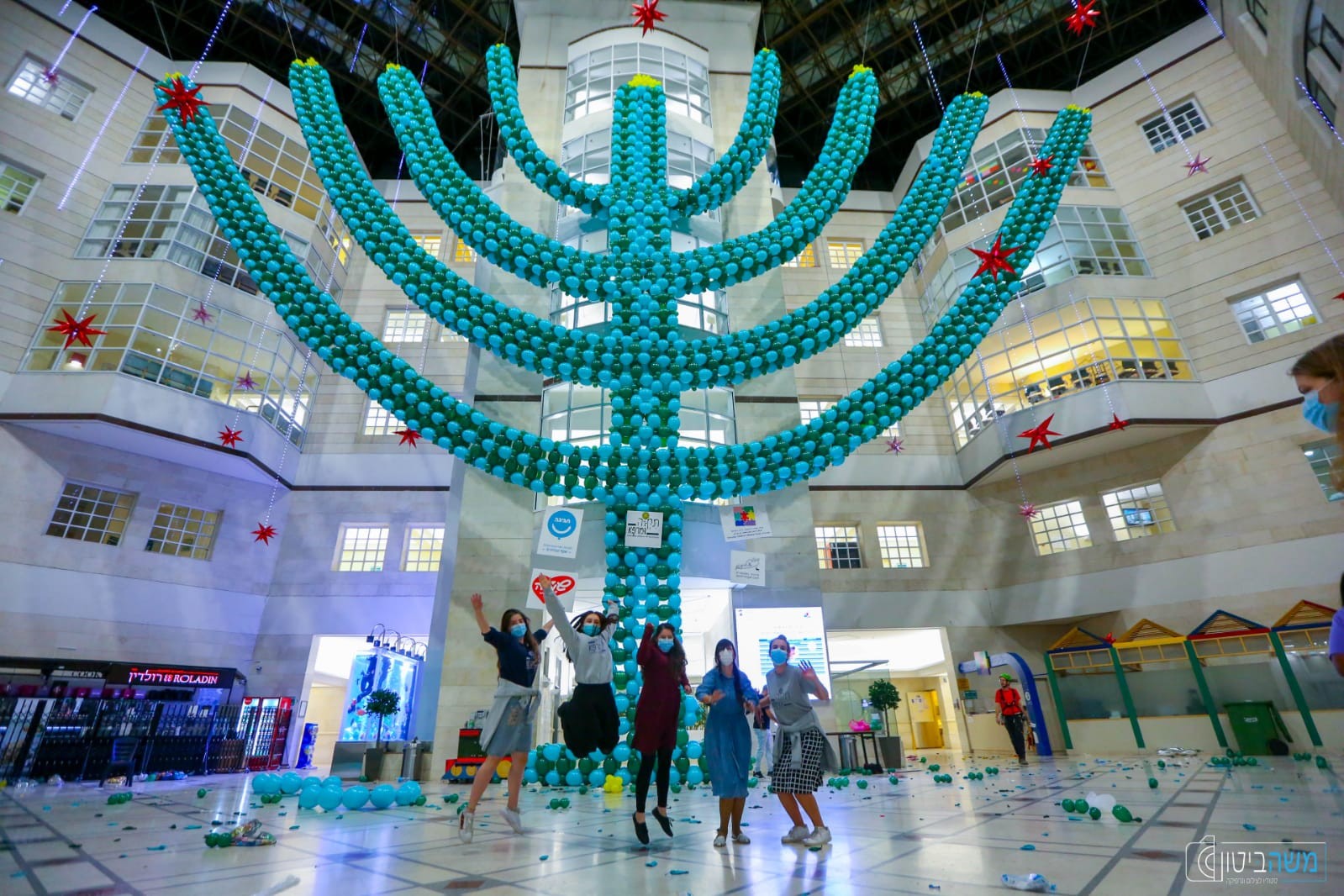 לכבוד הילדים: החנוכייה הגדולה בעולם הוקמה בבית החולים