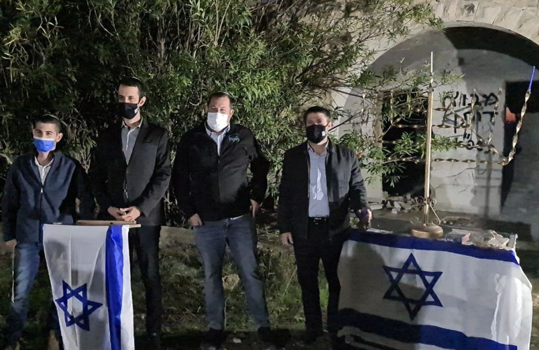 נרות החנוכה חזרו ליישוב שא-נור