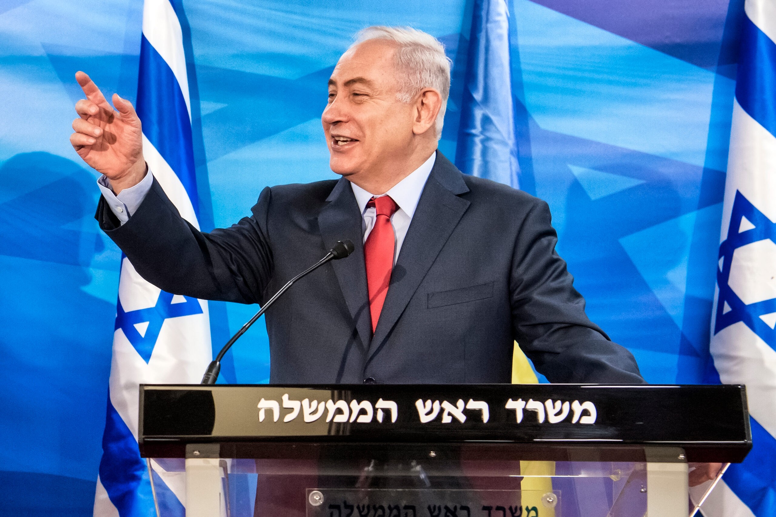 קורע: גיא הוכמן יצא לבדוק מה חושבים הערבים על ביבי