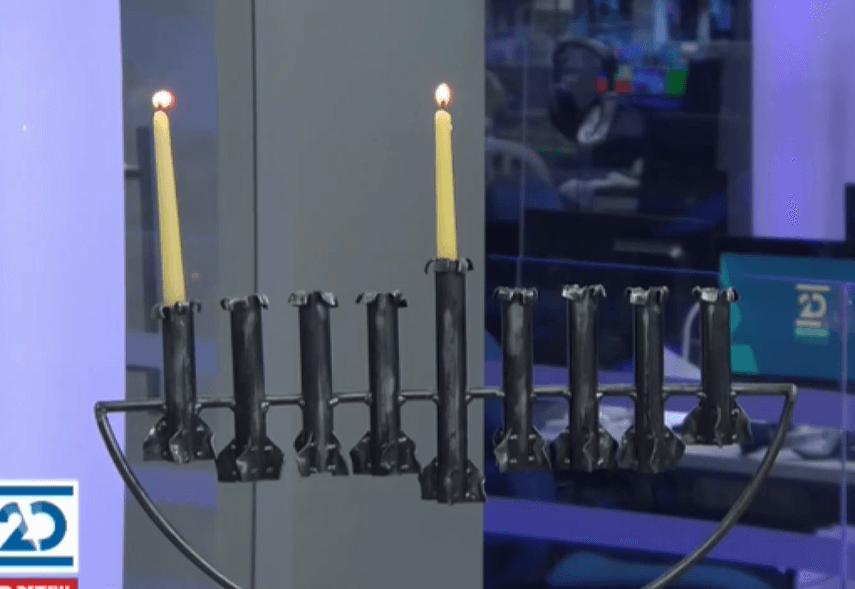 מרגש: החנוכייה שעשויה מרקטות שנורו לישראל