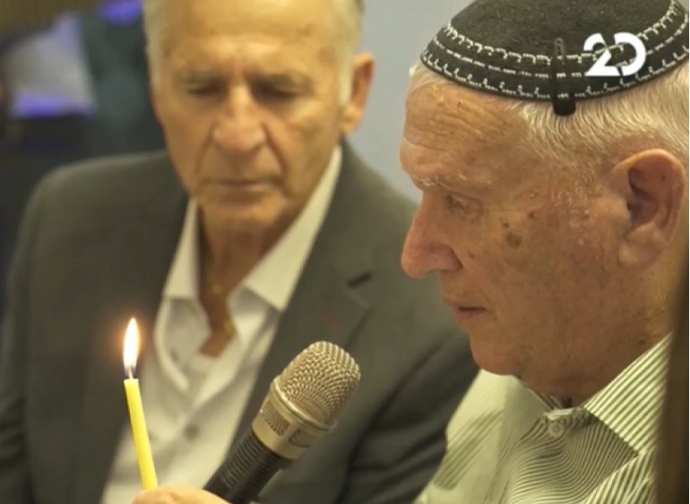 נר שביעי | גיל ססובר בביקור מיוחד אצל הרב גדליה שרייבר