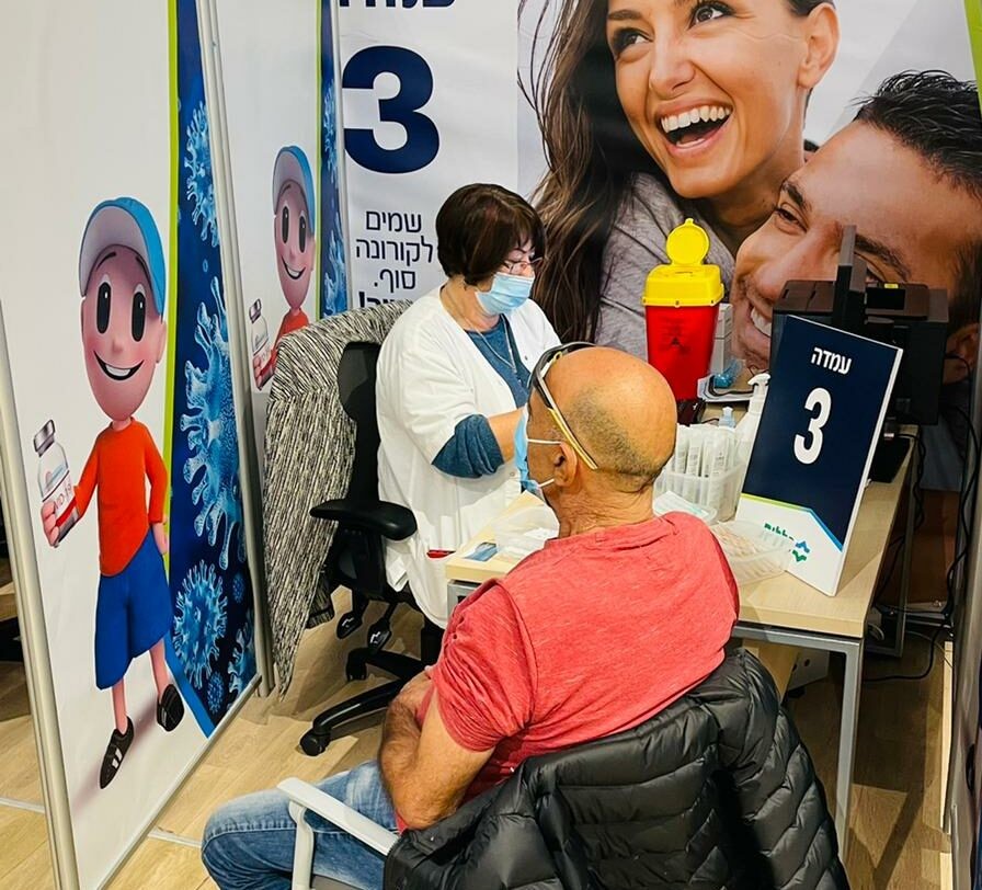 הקורונה לא נעלמה: צוות הטיפול במגפות ידון בסוגיית החיסונים