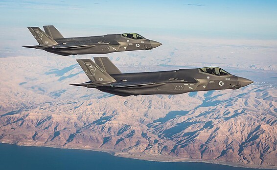 מסר לחיזבאללה ואיראן? F35 טס בגלוי בשמי לבנון