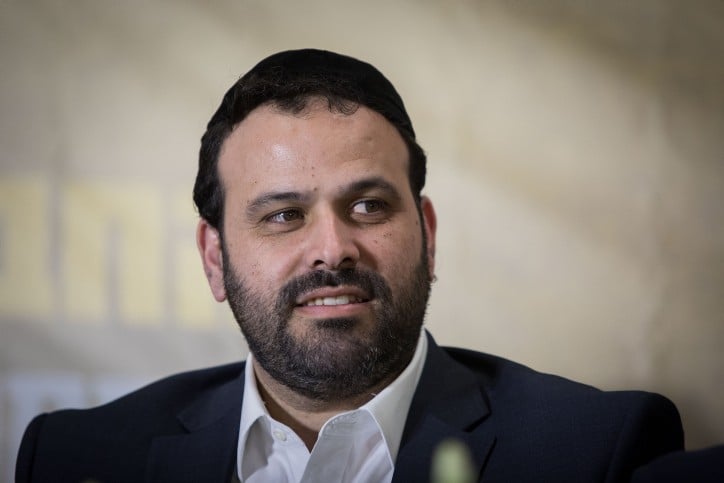 "רמזור השנאה ב'ישראל ביתנו' מהבהב על אדום בוהק"