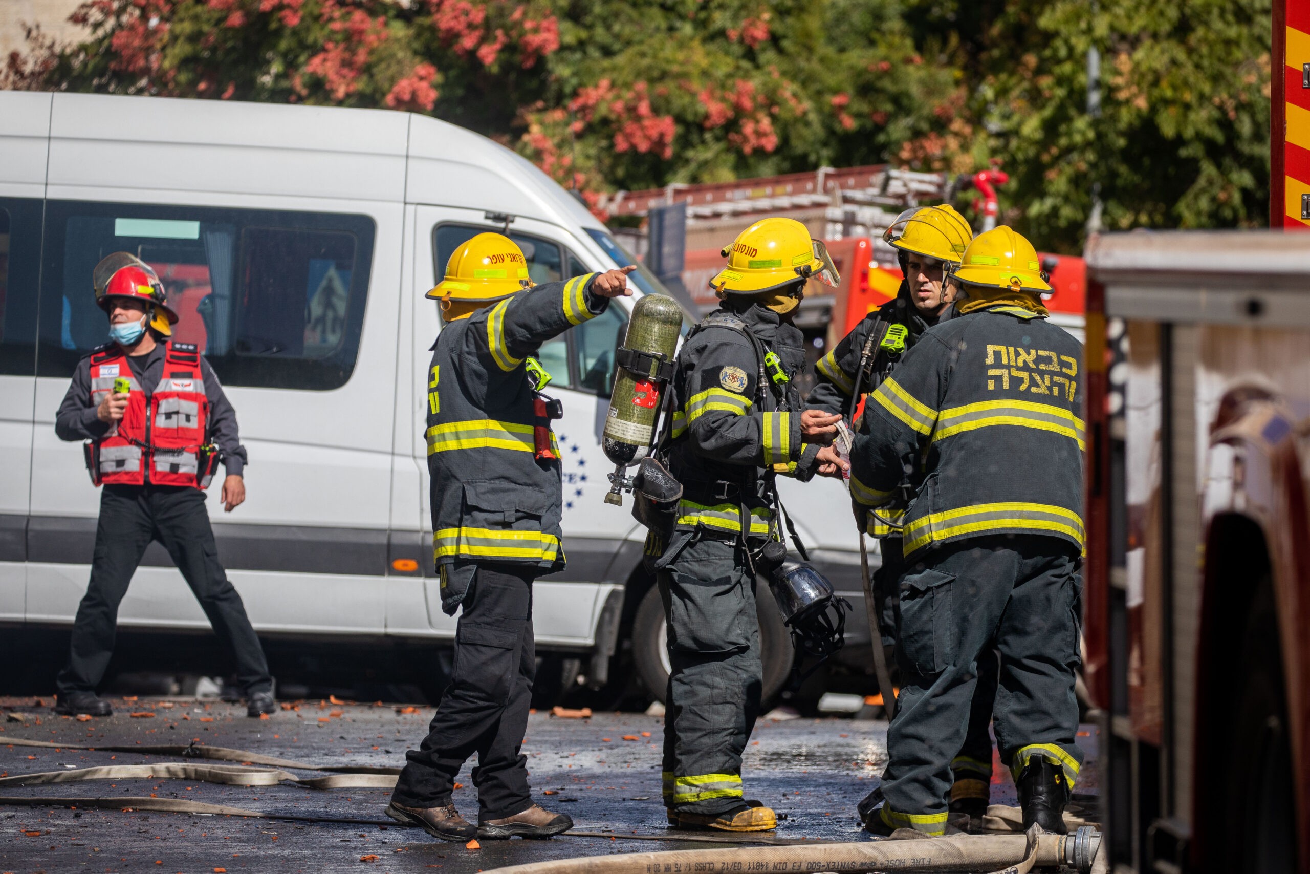 דרמה בביהמ"ש בבאר שבע: גבר שפך על עצמו בנזין ואיים להתאבד