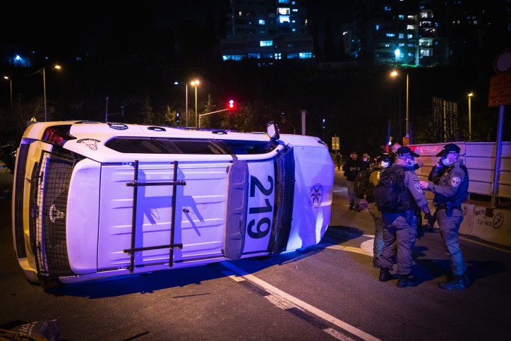 יעלון תוקף: "28 שבועות של מחאה בבלפור ושום ניידת לא הפוכה"