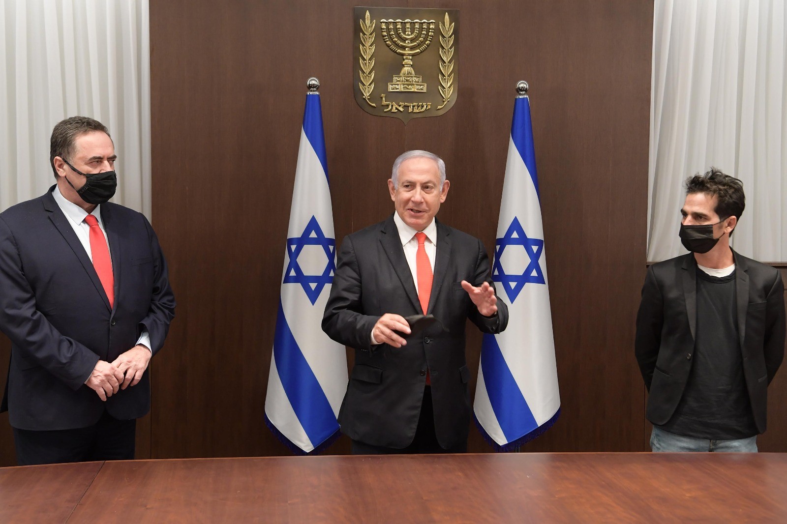 נתניהו נפגש עם אביב גפן: "אנחנו דור מחוסן"