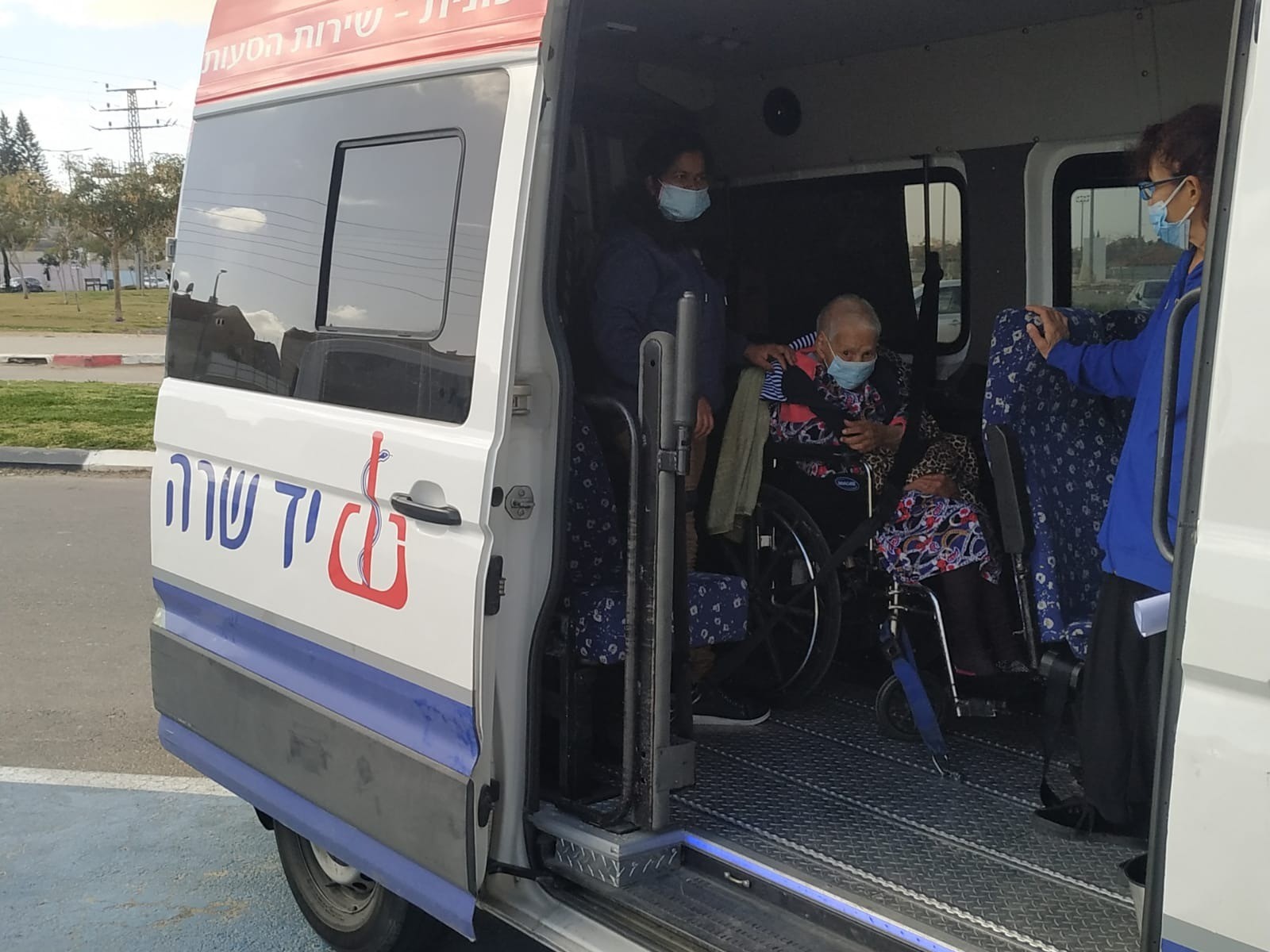 לחיסון אין גיל: בת 101 התחסנה בסיוע של 'יד שרה'