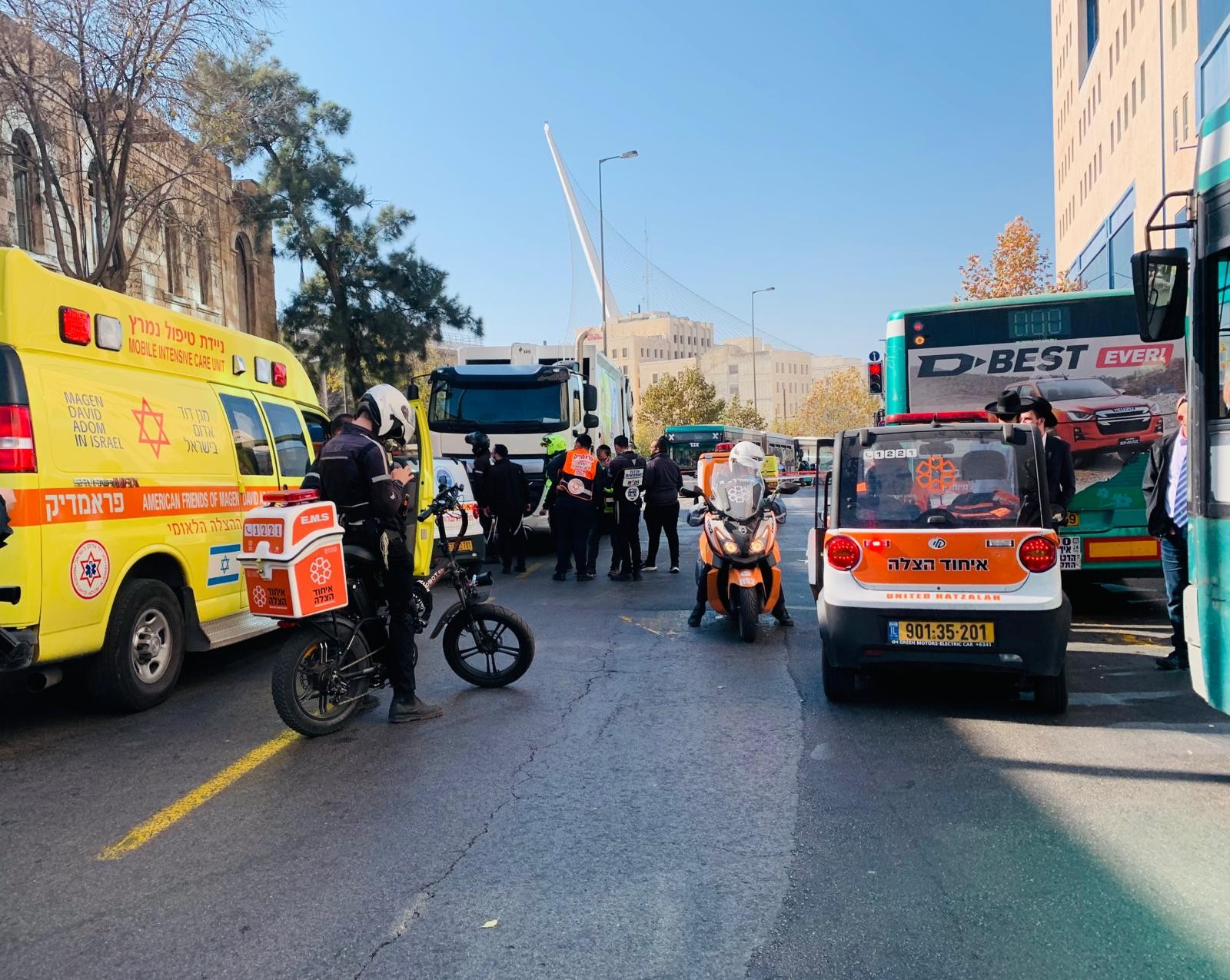 הולכת רגל נהרגה מפגיעת משאית בירושלים