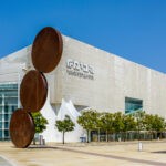 מפר הנחיות: ראש העיר תל אביב הודיע על פתיחת מוסדות התרבות בעיר