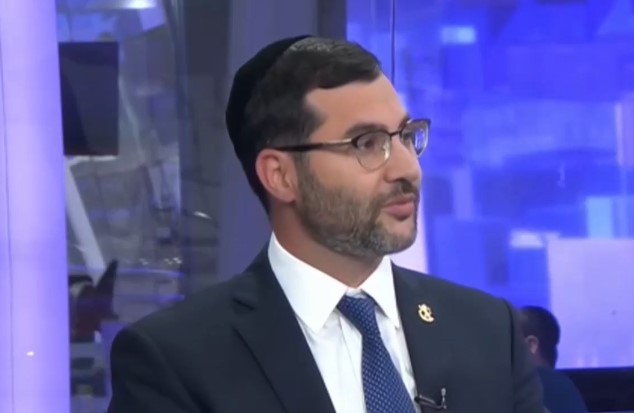 נכדו של הרב עובדיה יוסף מספר מדוע התגייס בגיל 41