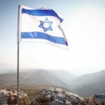 צפו: דגל ישראל מתנופף בגאון בהפגנה בעיראק!