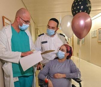 לאחר שאושפזה במהלך הריון בטיפול נמרץ - בת שבע משתחררת