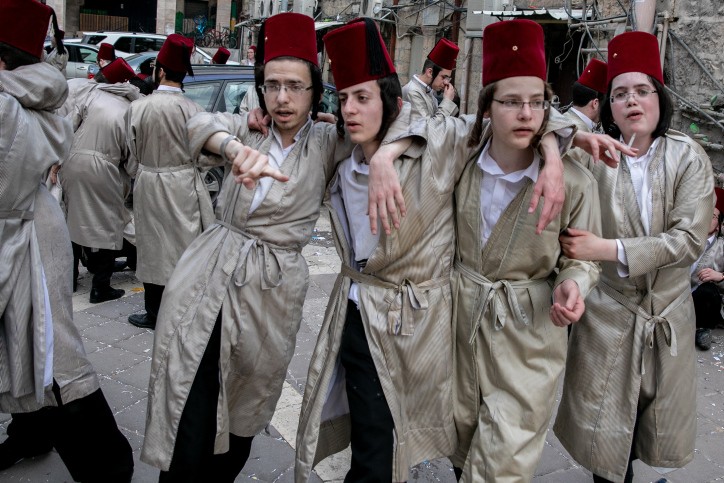 פורים בשכונת מאה שערים בירושלים. צילום: אוליביה פיטוסי, פלאש 90