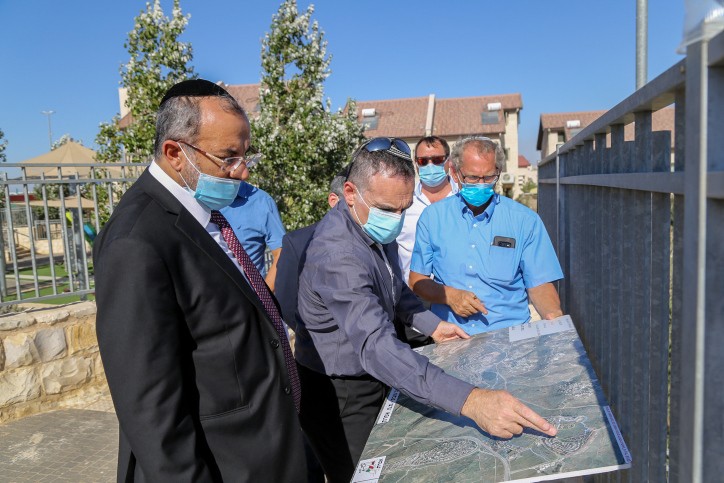 השר יעקב אביטן: אנחנו מנסים להכניס קבוצות כדורגל שלא ישחקו בשבת