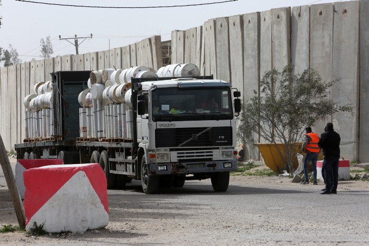שלושה ימים לאחר המטח: מעבר כרם שלום נפתח לכניסת סיוע לחמאס