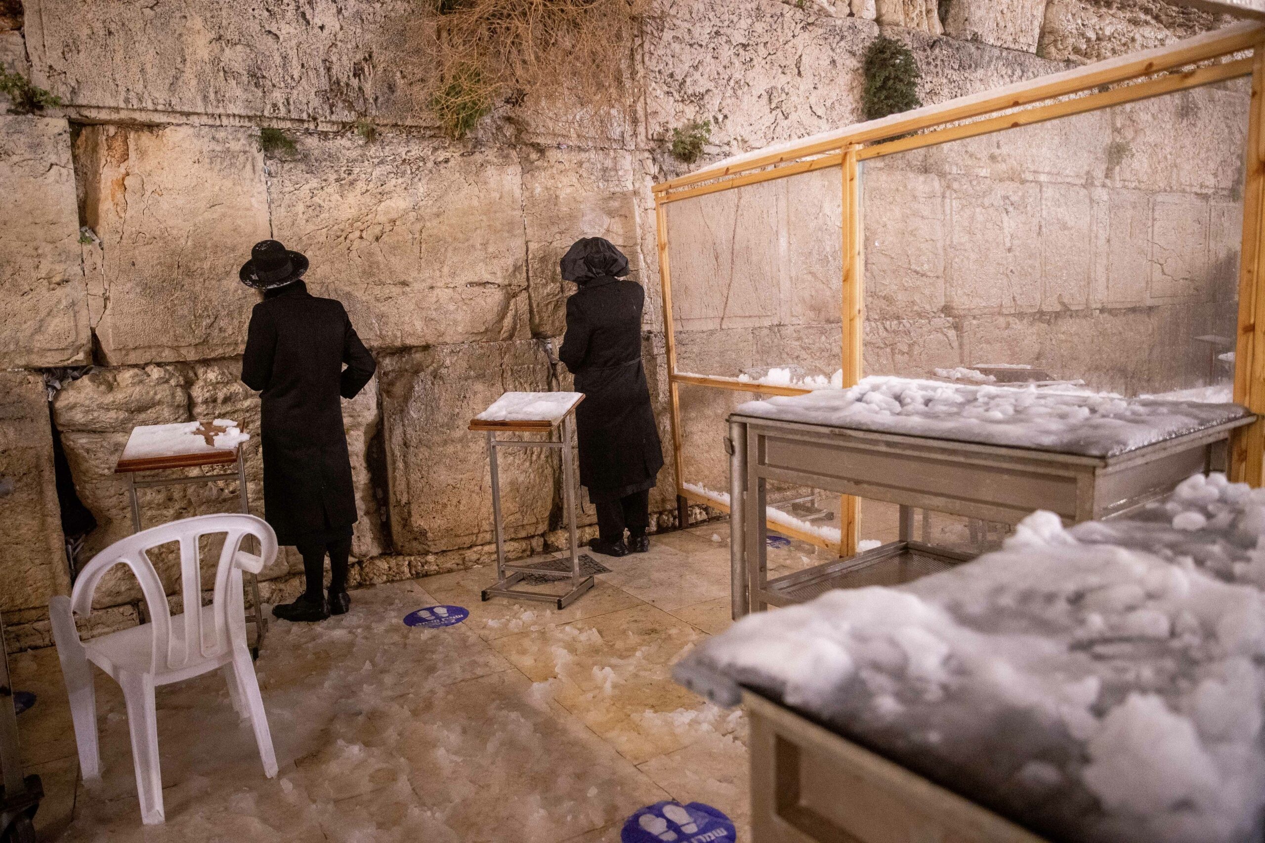 גם ביום הכי קר: צילום בשידור חי מהכותל המערבי | צפו