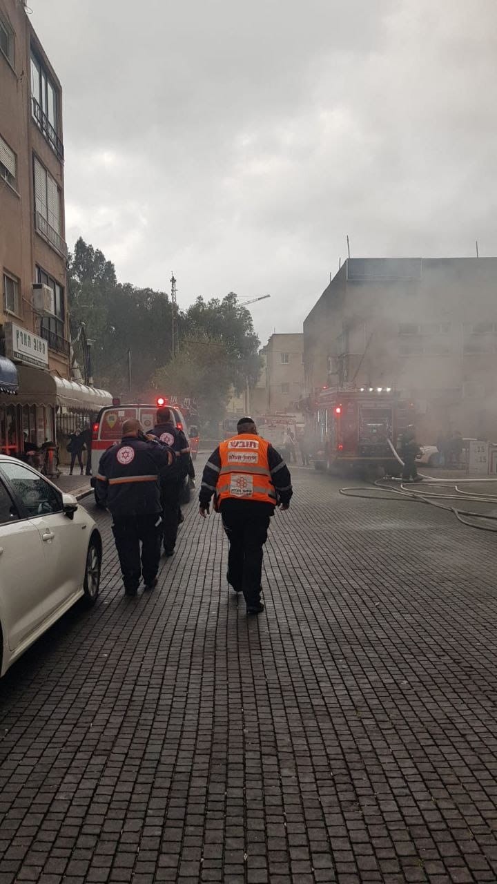 שריפה פרצה בבית אבות בחדרה - הושגה שליטה על האש