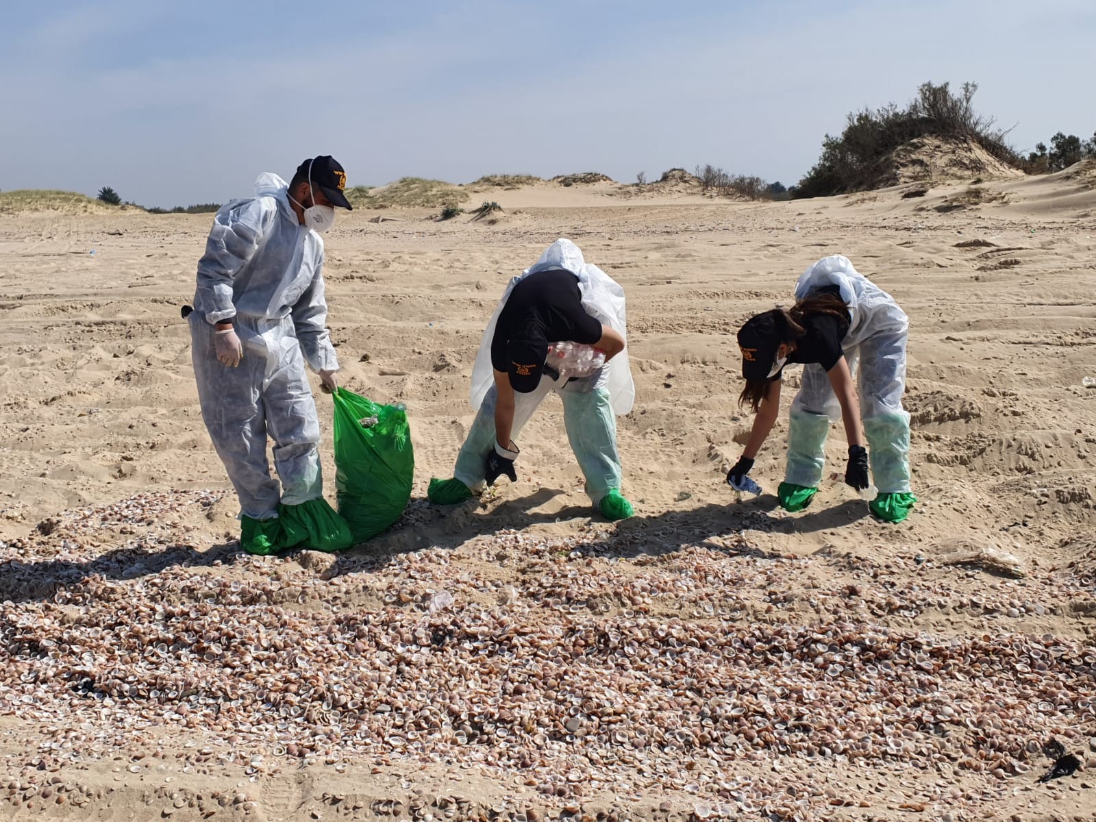 כ-200 שוטרים השתתפו בניקיון החופים