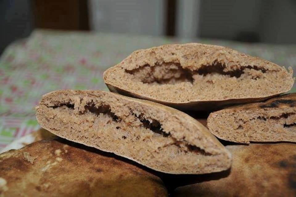 מתכון לפיתות מקמח מלא. צילום: מיכה כלפה