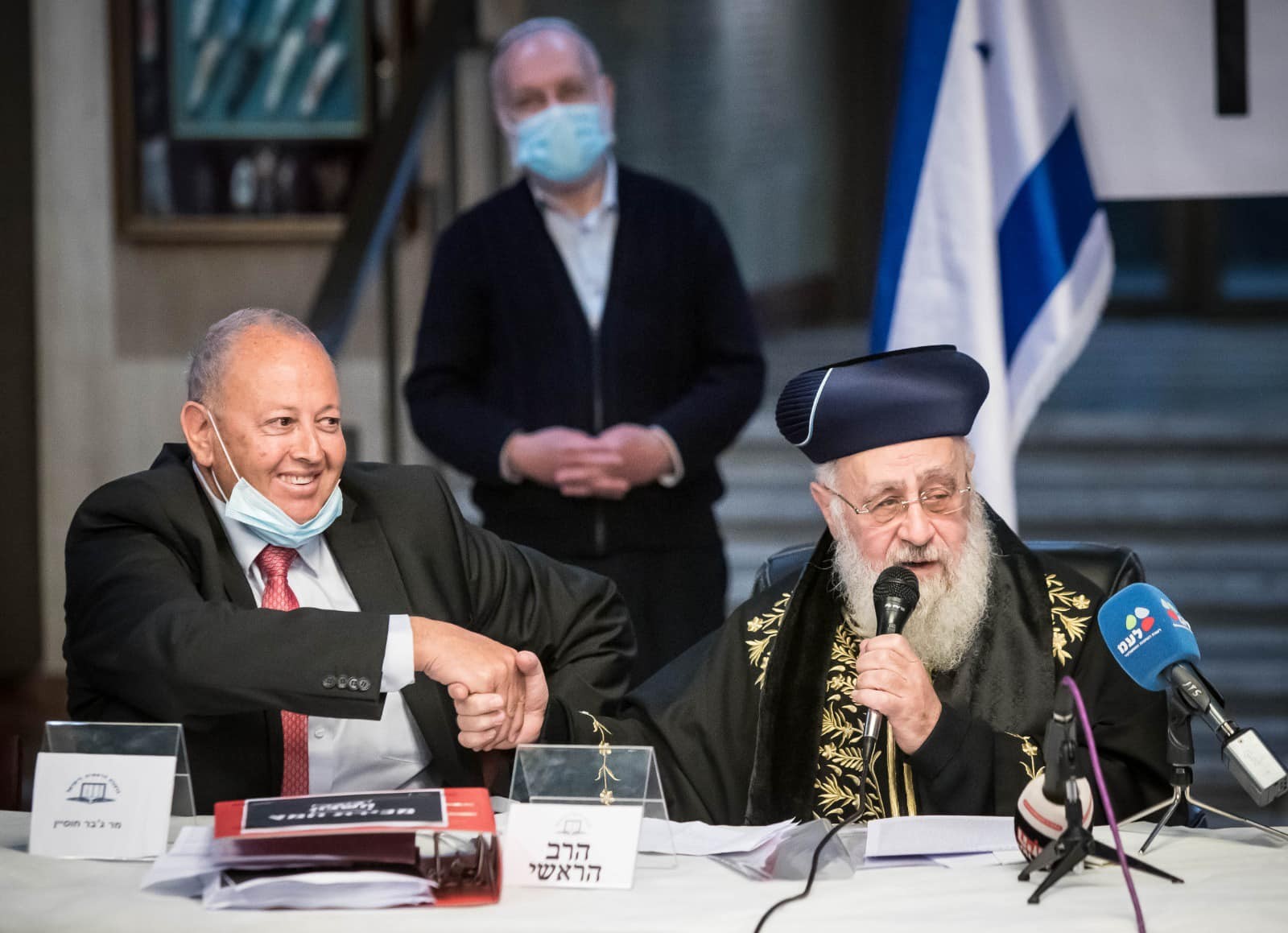 הרבנים הראשיים מכרו את החמץ של המדינה