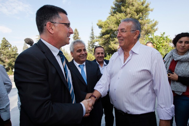 רה״ע לשעבר שביקר בקבר ערפאת תומך ב'תקווה חדשה'