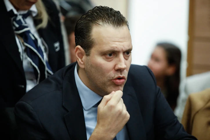 מחלוקת בליכוד לגבי שיתוף פעולה עם מנסור עבאס