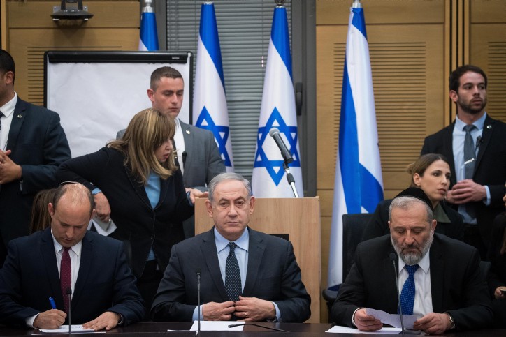 לימין אין 61 מנדטים, לא משנה מאיזה כיוון מסתכלים | סיכום סקרי השבוע
