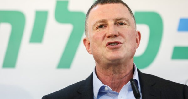 תמונה אחת שווה אלף מילים: שר הבריאות שיתף את 'תמונת הניצחון' על הנגיף