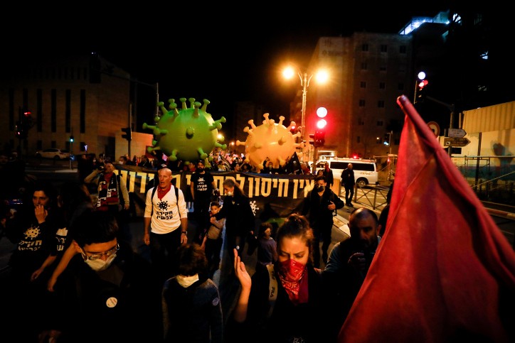 מפגין שמאל התקרב לשיירת רה''מ יותר מדי - וזה מה שקרה