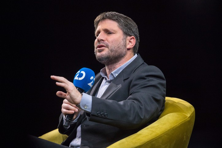 סמוטריץ' קורא לבנט: בוא ניפגש לעימות