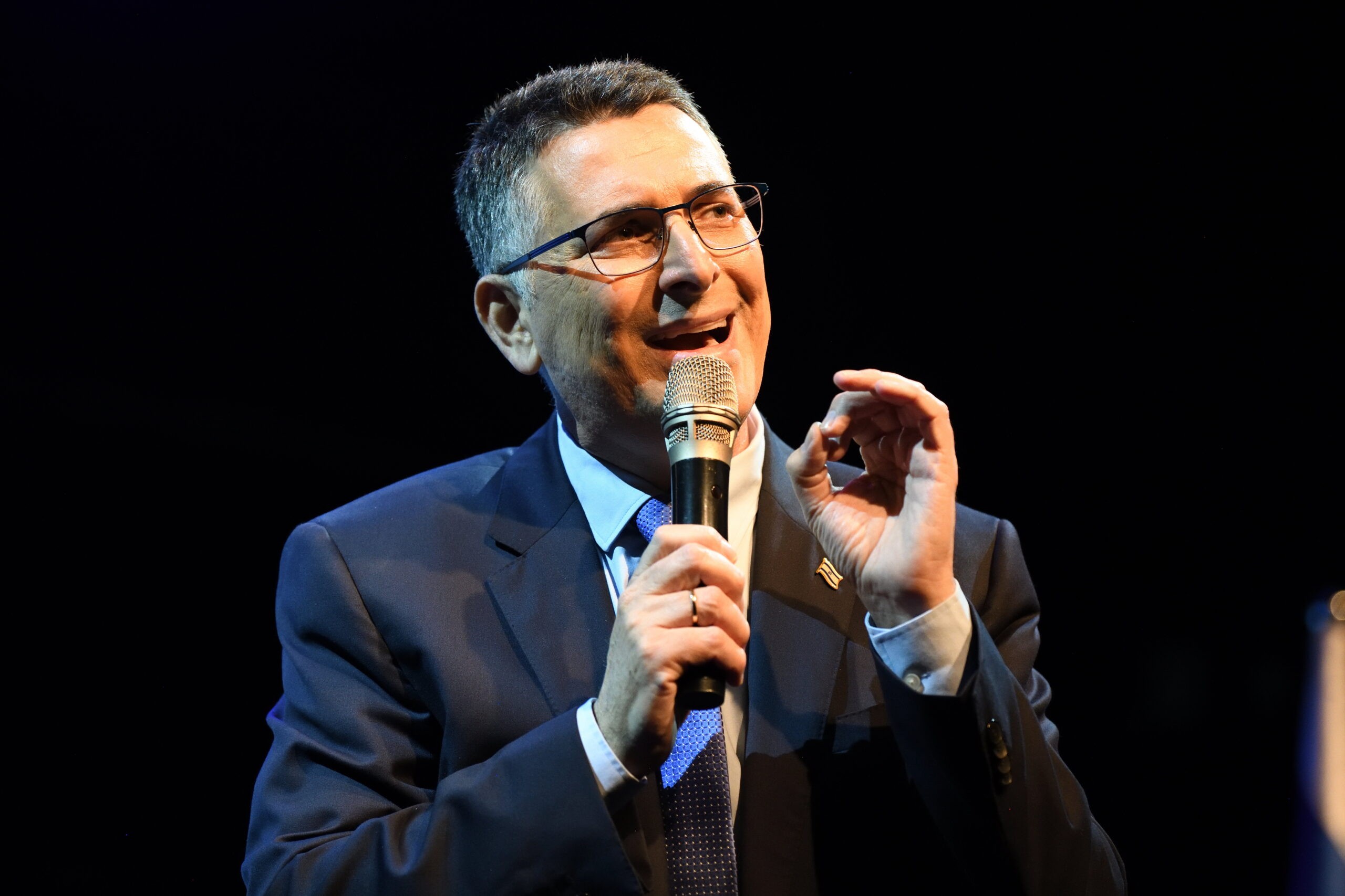 השר גדעון סער יצביע נגד התקציב: "יש לקצץ בשכר נבחרי הציבור"