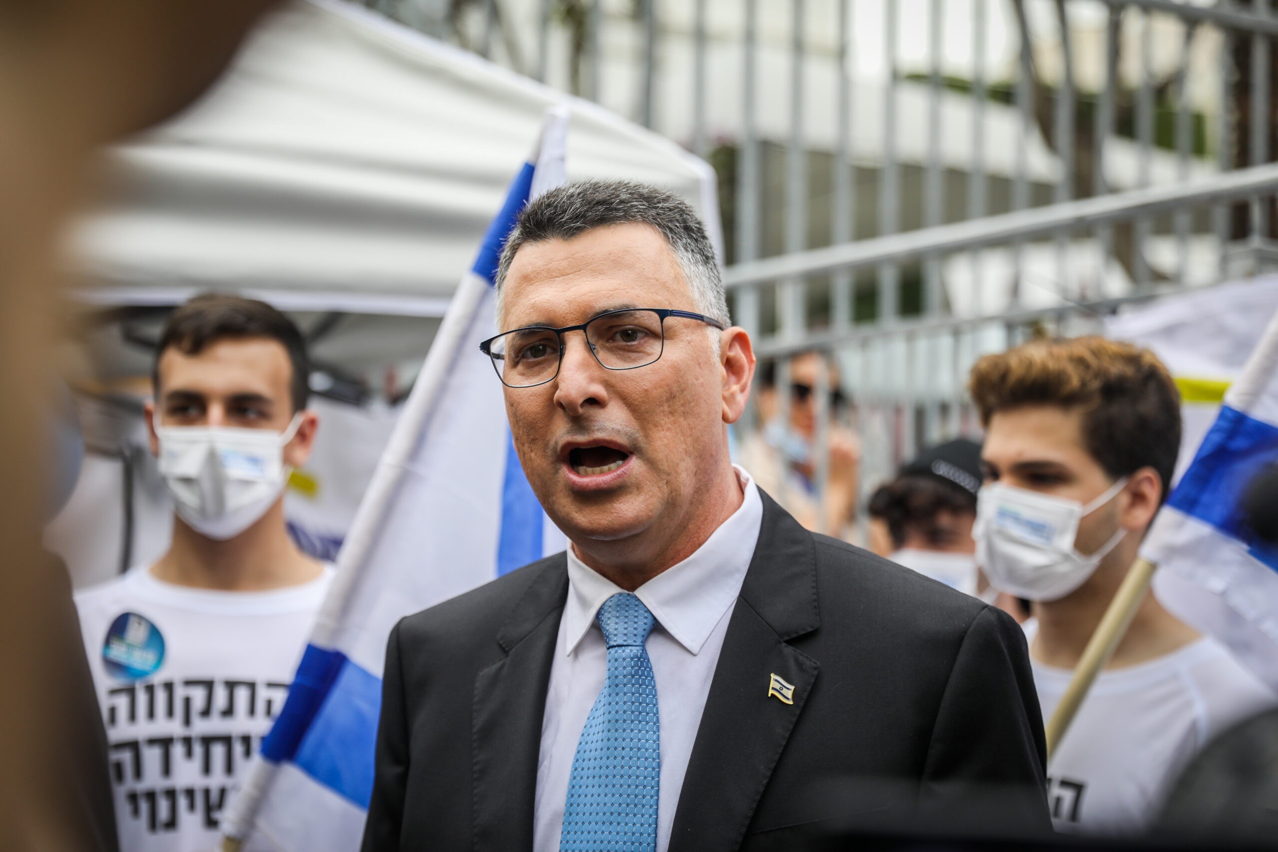 המגעים להקמת ממשלה חלופית: סער ביקש את תיק הביטחון - וסורב