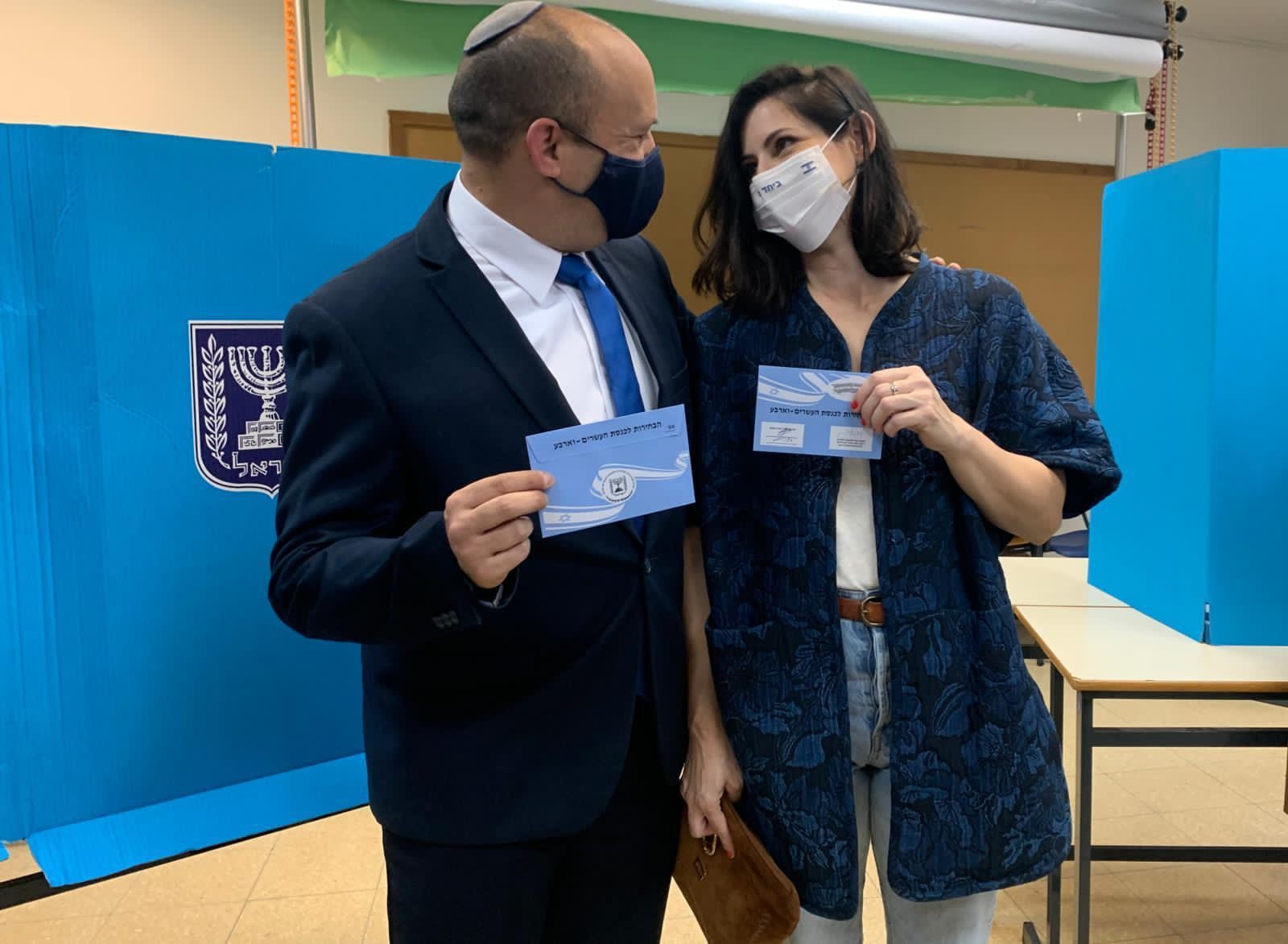 למה לבחור בנפתלי? אשתו של בנט בקריאה לציבור